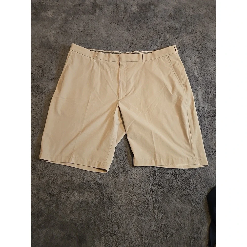 Walter Hagen Golf Shorts Mens 42 Beige Performance Stretch Flat Front EUC Casual